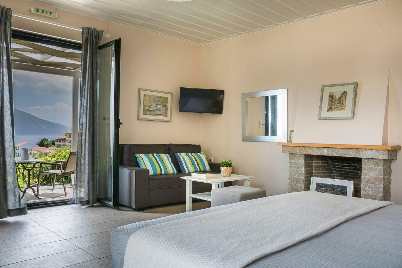 Martini Waterfront Suites Fiskardo Exteriör bild