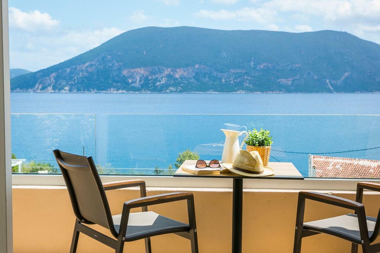 Martini Waterfront Suites Fiskardo Exteriör bild